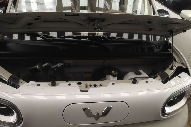 五菱汽车 宏光MINIEV 2024款 第三代 215km 青春版机舱底盘24