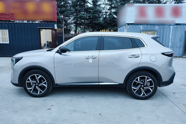 长安CS55PLUS 2026款 第四代 新蓝鲸 1.5T 天枢尊贵型车身外观4