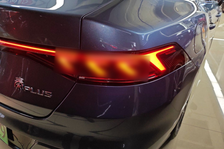 比亚迪 秦PLUS 2024款 荣耀版 EV 510KM超越型车身外观9