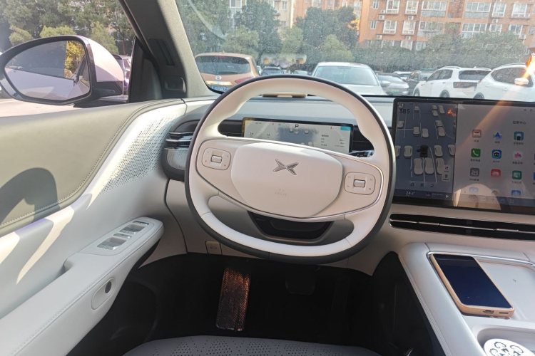 小鹏G6 2025款 625 长续航 Max 科技版中控内饰13