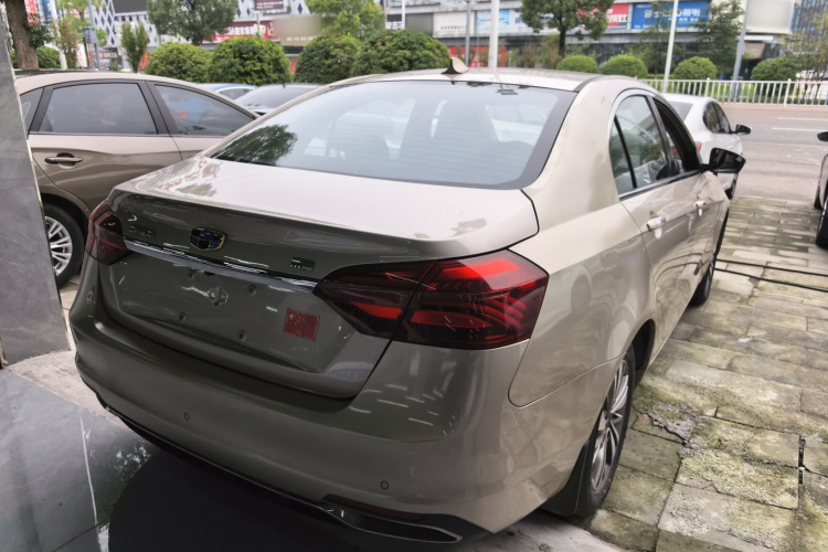 吉利汽车 帝豪 2018款 1.5L 手动向上互联版车身外观7
