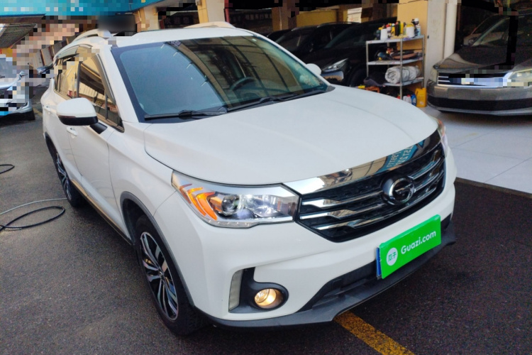 广汽传祺 传祺GS4 2016款 235T 手动豪华版车身外观3