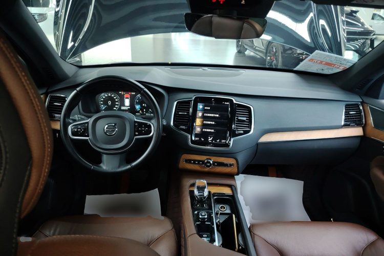 沃尔沃XC90 2022款 B6 智逸豪华版 7座中控内饰12