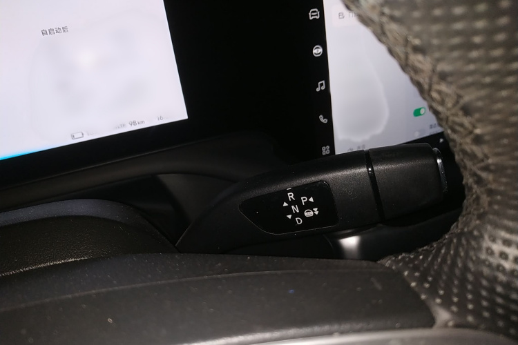 小鹏P7 2022款 670N+局部细节18