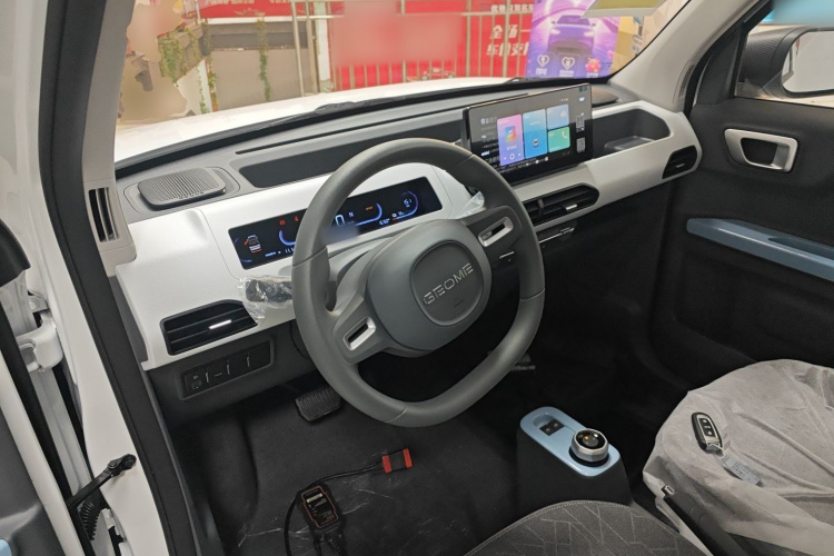 吉利银河 2024款 熊猫mini 200km 耐力熊中控内饰13