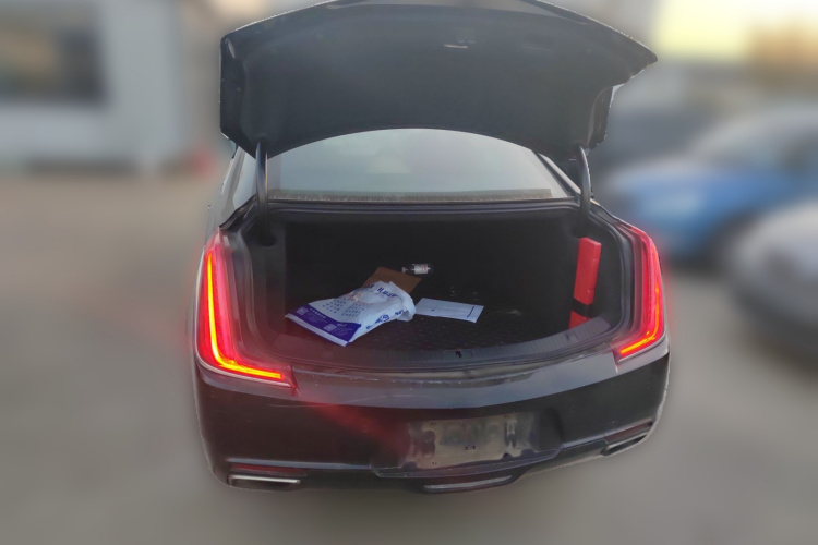 凯迪拉克XTS 2018款 28T 精英型中控内饰23