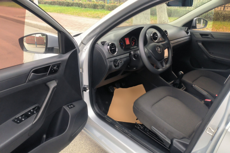 大众 捷达 2017款 1.5L 手动时尚型中控内饰20