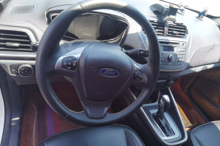福特 福睿斯 2015款 1.5L 自动时尚型局部细节13