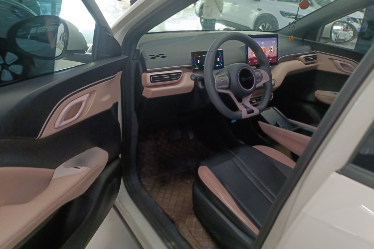 比亚迪 海鸥 2024款 荣耀版 305km 活力版中控内饰20