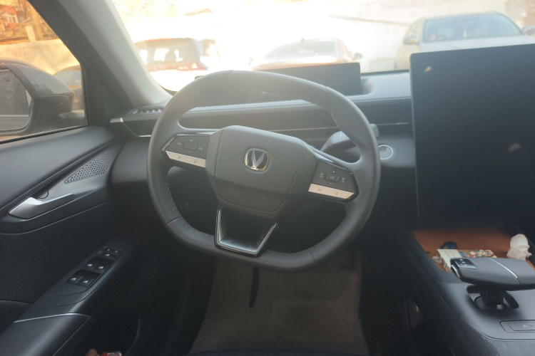 长安 逸动 2024款 1.5T GDI自动 旗舰型中控内饰13