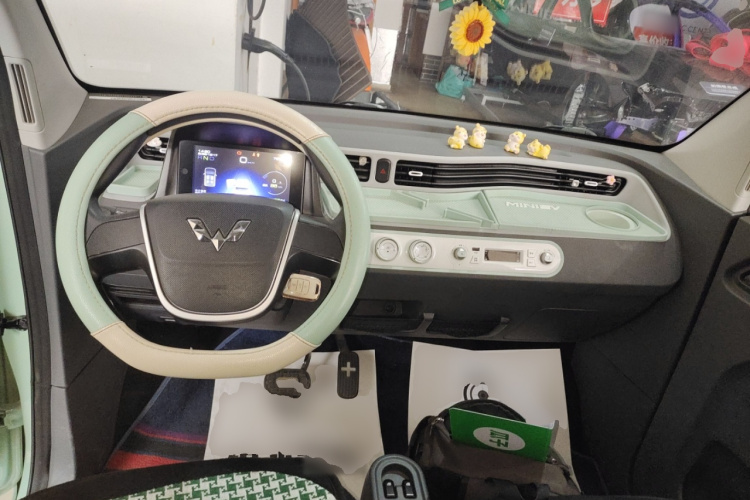 五菱汽车 宏光MINIEV 2021款 马卡龙时尚款 磷酸铁锂中控内饰7002