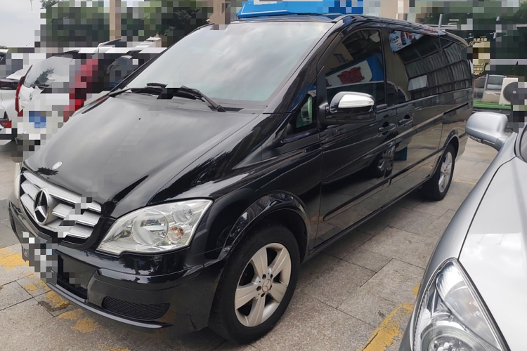 奔驰 唯雅诺 2013款 3.0L 舒适版车身外观6003