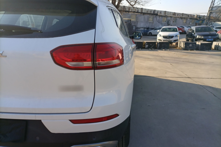 哈弗H6 2021款 1.5T 自动冠军版车身外观9