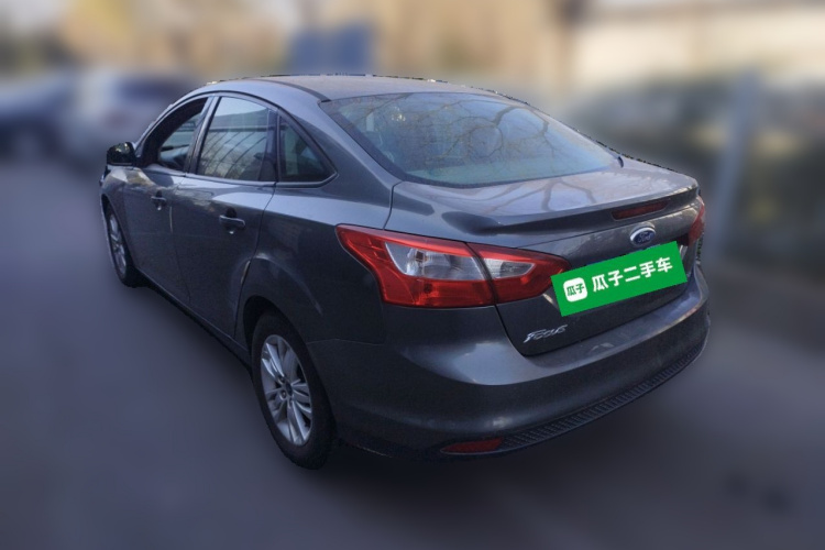 福特 福克斯 2012款 三厢 1.6L 手动舒适型车身外观5