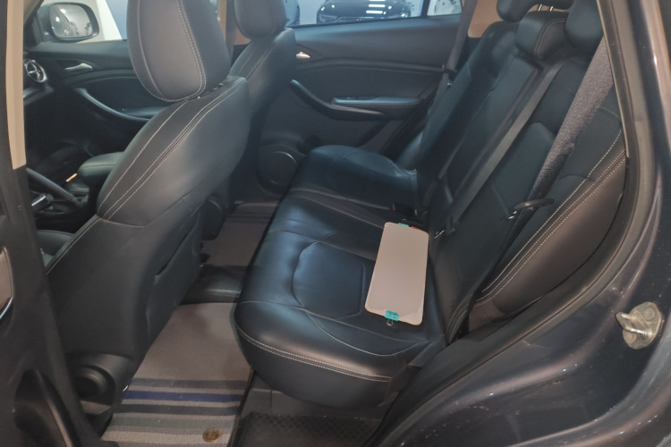 比亚迪 宋 2021款 经典版 1.5T 手动豪华型中控内饰7004