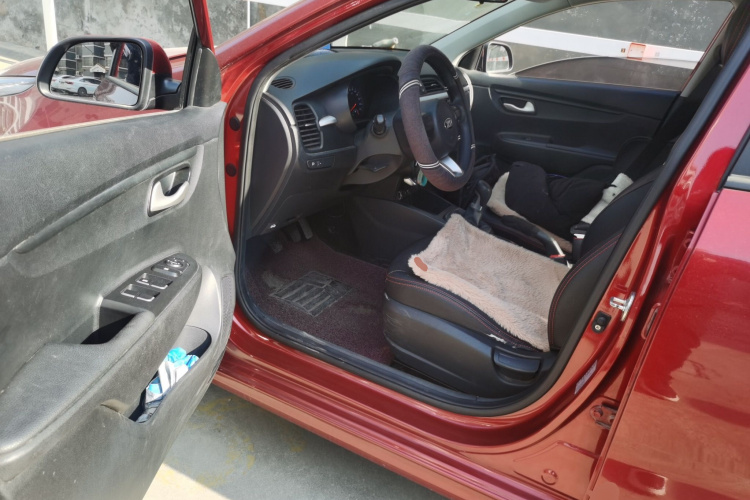 起亚K2 2017款 三厢 1.4L MT GLS中控内饰20