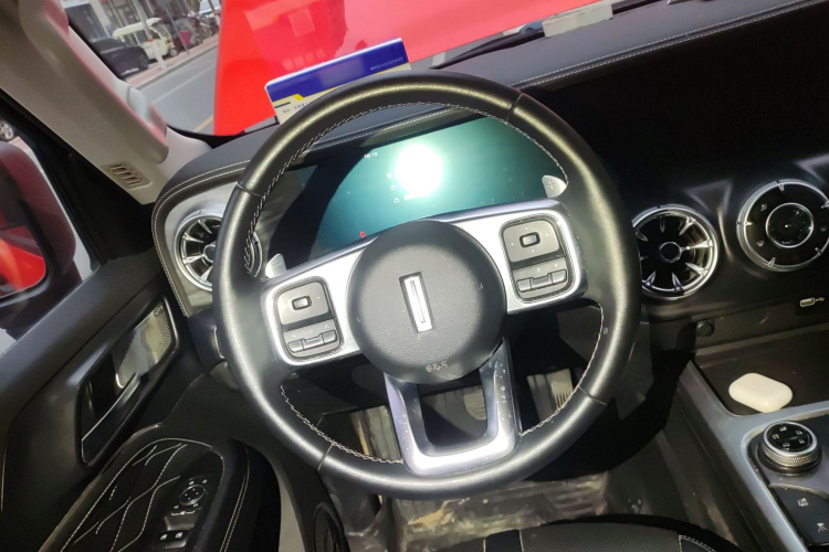 坦克300 2021款 越野版 2.0T 征服者中控内饰13