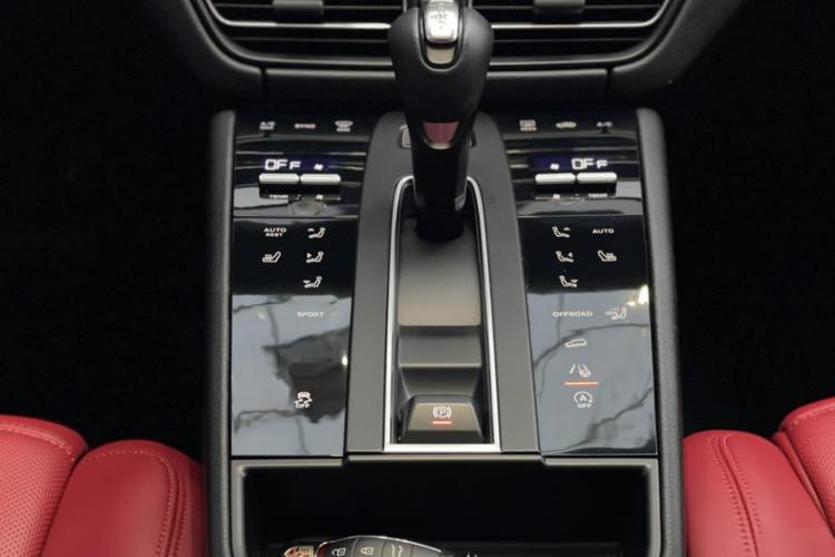 保时捷 2022款 Macan 2.0T中控内饰7005