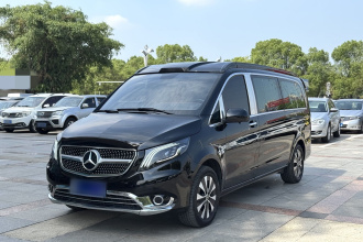 奔驰 威霆 2023款 2.0T 精英版 7座