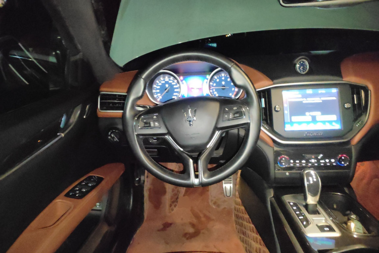 玛莎拉蒂 Ghibli 2014款 3.0T 标准版中控内饰13