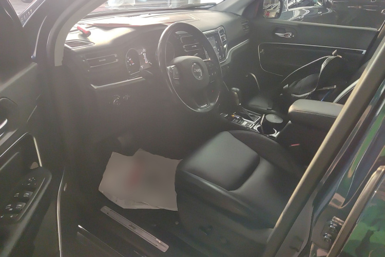 Jeep 大指挥官 2020款 2.0T 四驱夜鹰版中控内饰20