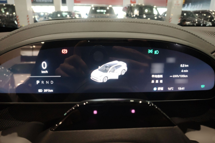 极氪001 2025款 WE版 100kWh 后驱局部细节14