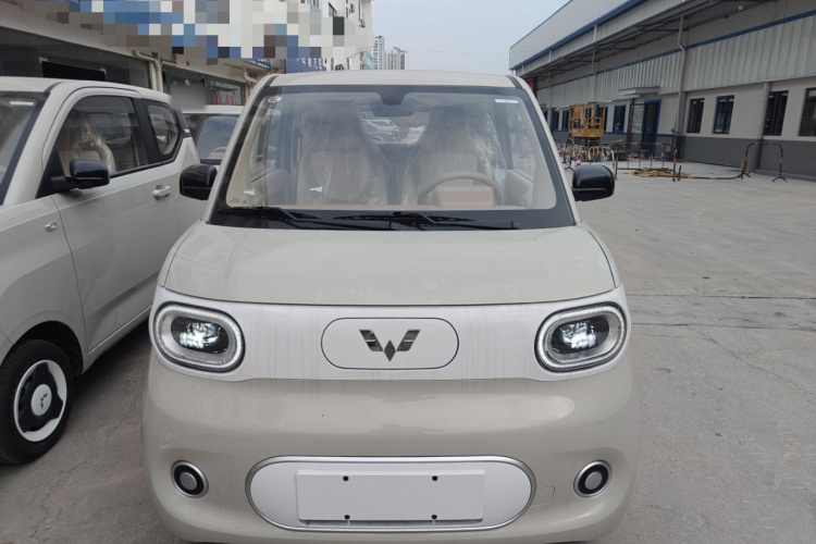 五菱汽车 宏光MINIEV 2024款 第三代 215km 青春版车身外观2