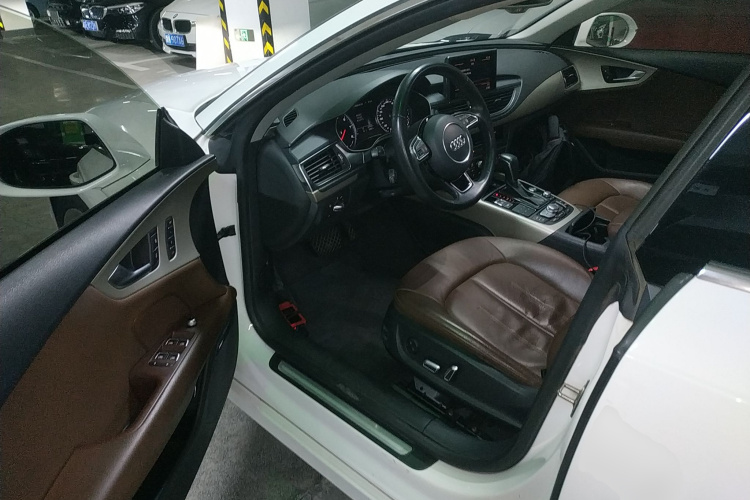 奥迪A7 2017款 40 TFSI 进取型中控内饰20