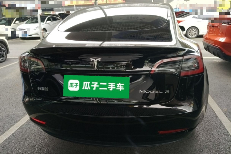 特斯拉 Model 3 2022款 后轮驱动版车身外观6