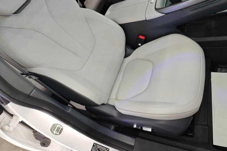 ARCFOX极狐 极狐 阿尔法S5 2024款 560PRO 185kW局部细节41