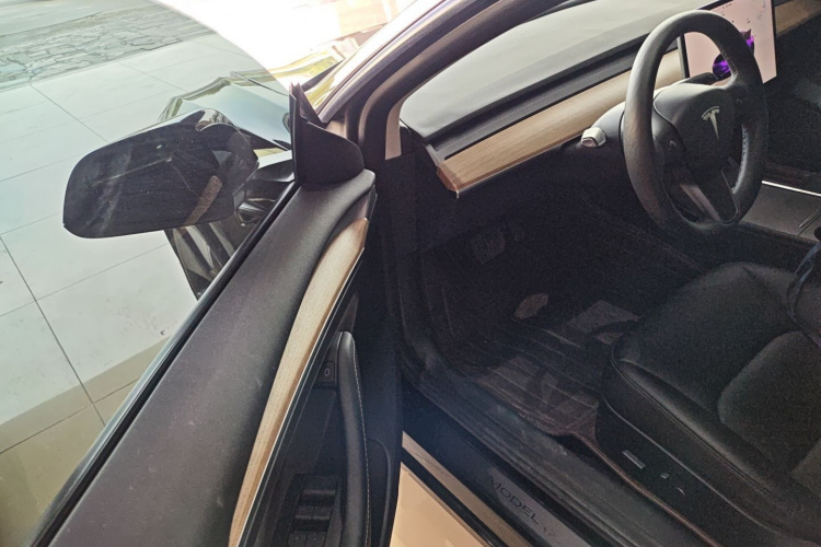 特斯拉 Model 3 2022款 后轮驱动版中控内饰20