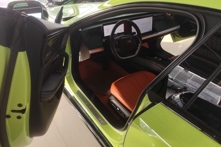 小鹏P7 2022款 670E+鹏翼版中控内饰7003