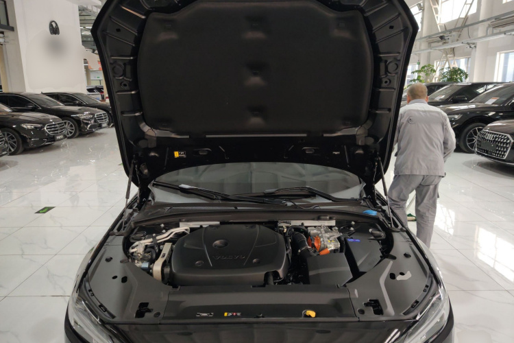 沃尔沃S90新能源 2024款 插电式混动 四驱长续航智逸豪华版机舱底盘24