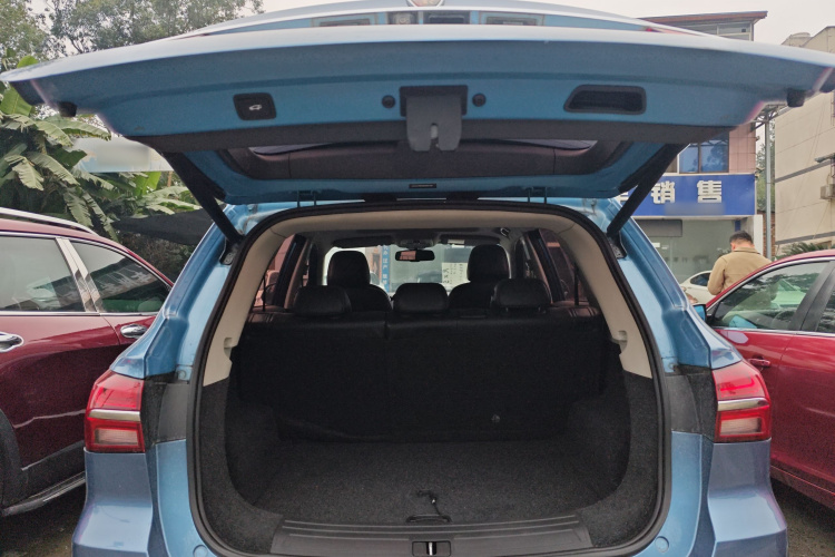 荣威RX5 2016款 30T 两驱自动互联网智享版机舱底盘23