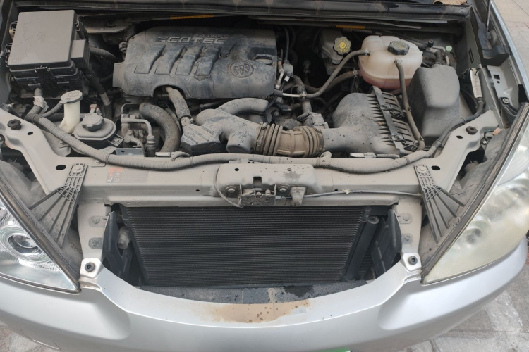 别克GL8 2014款 2.4L 经典版局部细节24