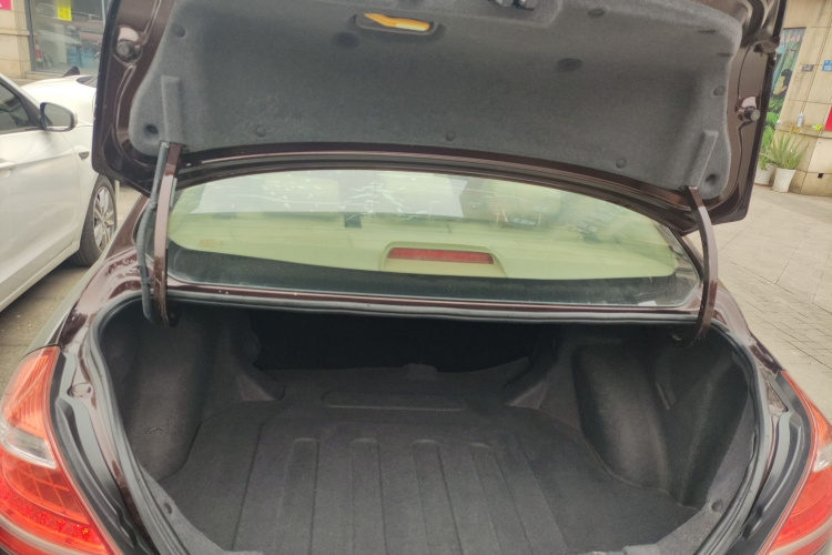 吉利汽车 帝豪 2014款 三厢 1.3T CVT精英型机舱底盘23