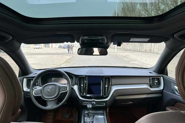 沃尔沃XC60 2021款 T5 四驱智逸豪华版中控内饰7001