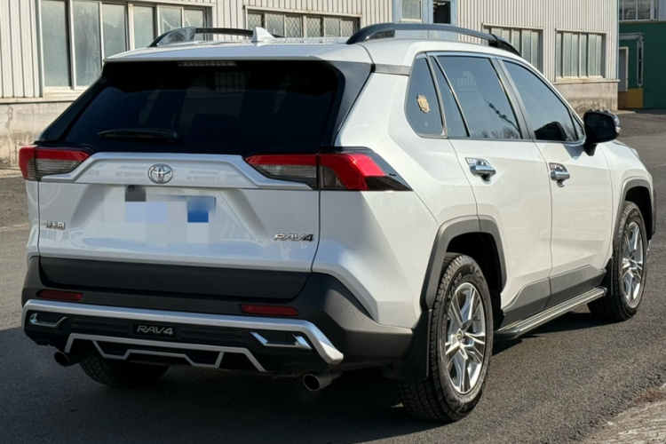 丰田 RAV4荣放 2022款 2.0L CVT两驱都市版车身外观6007