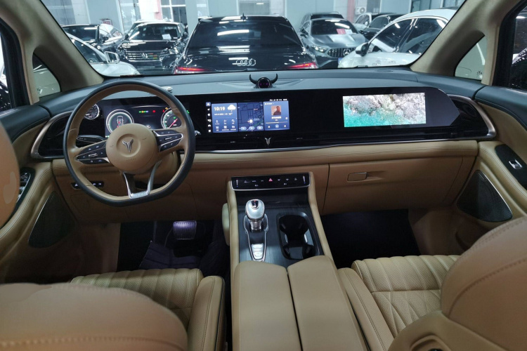 岚图汽车 岚图梦想家 2024款 PHEV 超长续航旗舰版中控内饰7002