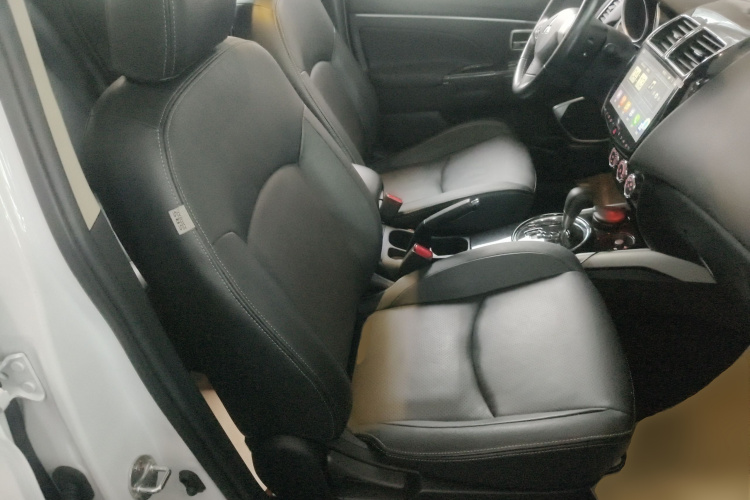 三菱 劲炫ASX 2018款 2.0L CVT两驱尊享版局部细节41