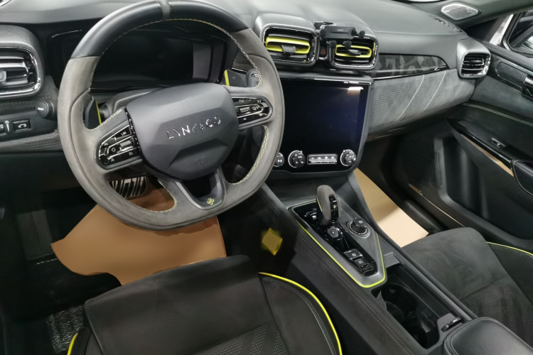 领克03 2019款 03+ 2.0TD 自动驭风版中控内饰12