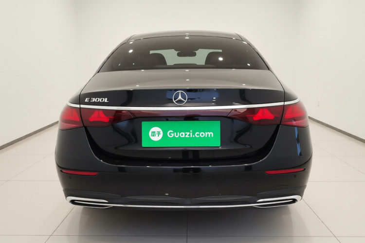 奔驰E级 2024款 E 260 L车身外观6