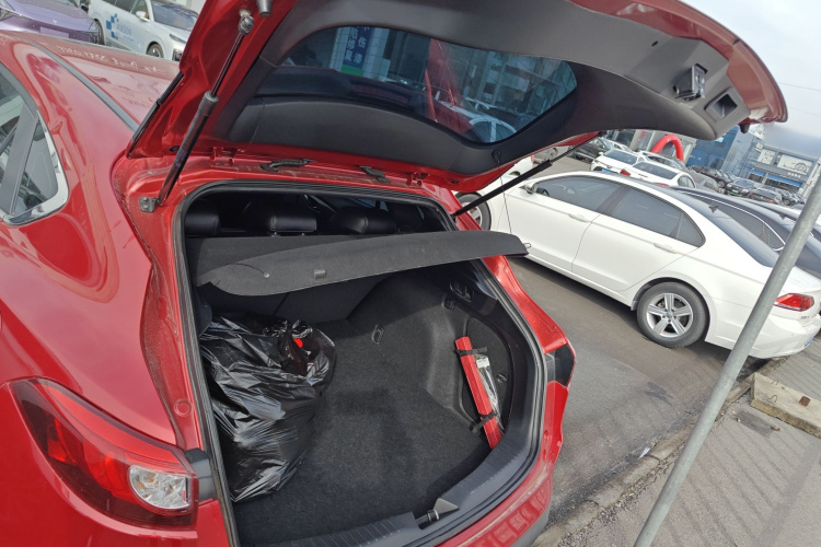 马自达CX-4 2018款 2.0L 自动两驱蓝天活力版 国VI机舱底盘23