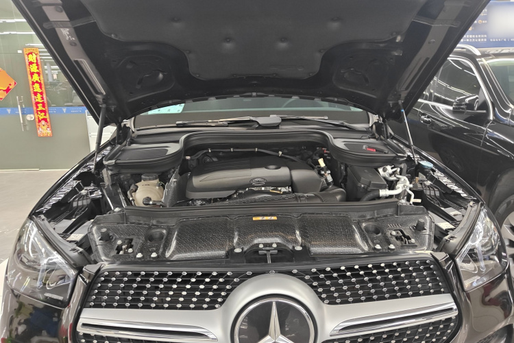 奔驰GLE 2020款 改款 GLE 350 4MATIC 豪华型机舱底盘24
