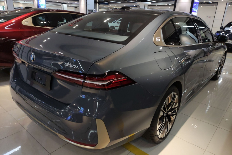 宝马5系 2024款 530Li 尊享型 豪华套装车身外观7