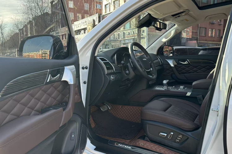 哈弗H9 2022款 2.0T 汽油四驱尊享型 5座中控内饰7003