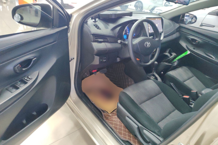 丰田 威驰 2017款 1.5L CVT创行版中控内饰20