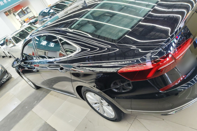 大众 帕萨特 2020款 改款 330TSI 精英版 国VI车身外观4