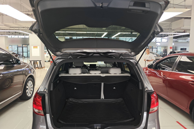 奔驰B级 2015款 B 200 动感型机舱底盘23
