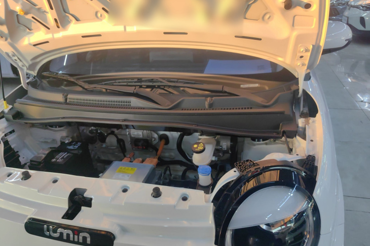 长安启源 长安Lumin 2023款 205km 香沁款机舱底盘24